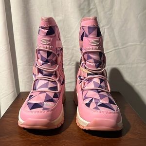 Hobibear kids snow boots in excellent used condition size 2